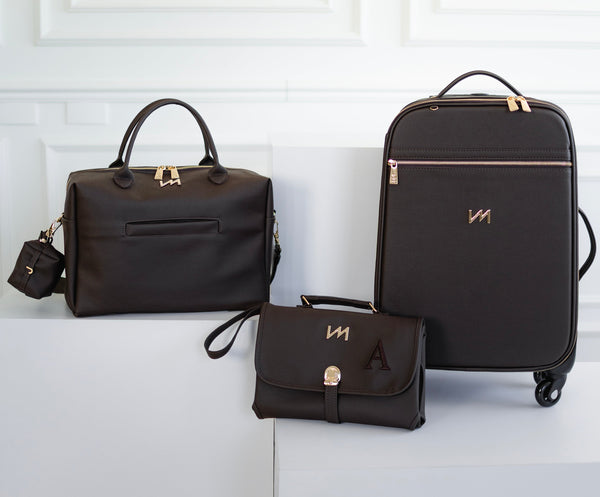 Set de Bolsas de Maternidad Ella Café - Maleta con ruedas, Bolsa Madison, cambiador portátil y portachupetes.