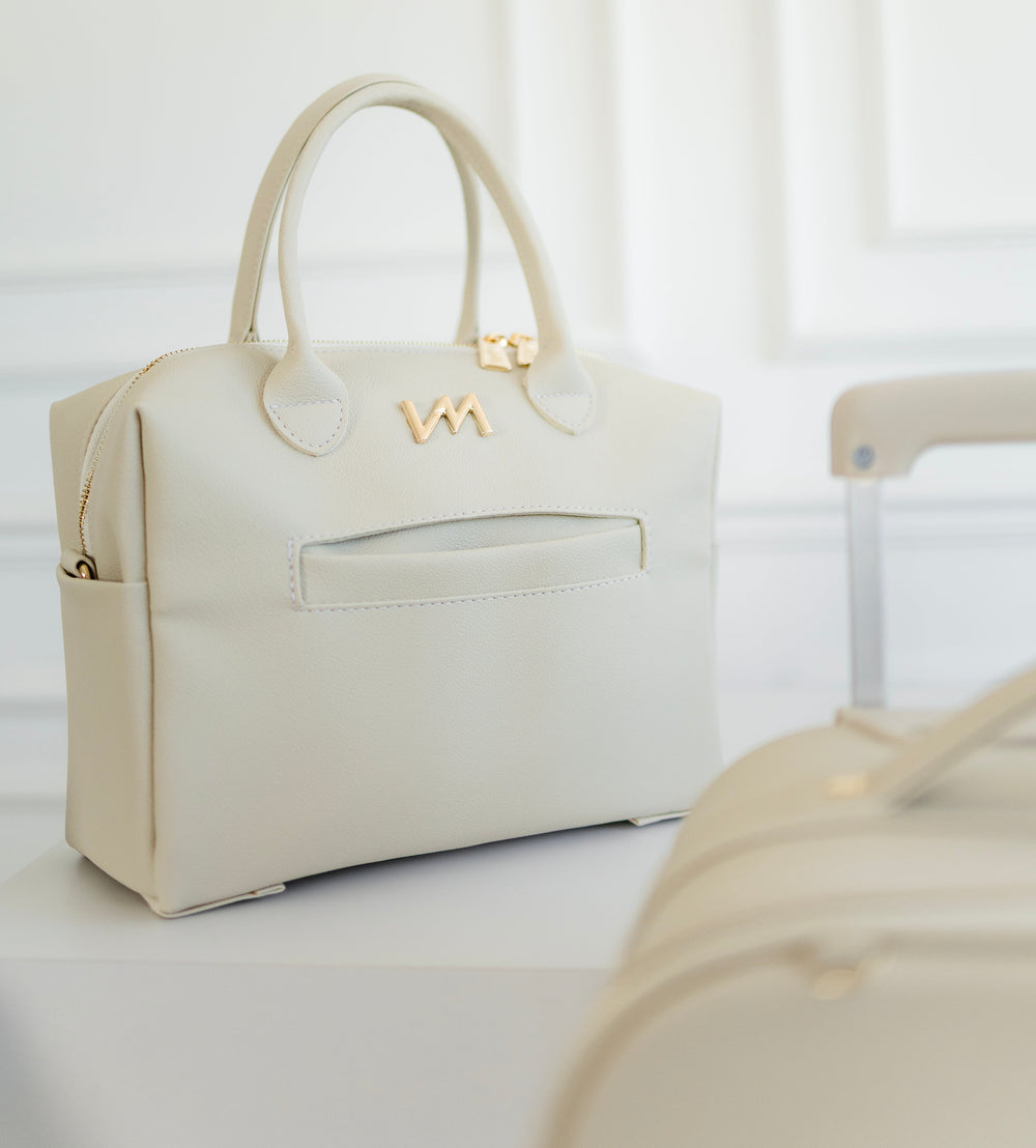 Kit Bolsas Maternidad Ella Off white - Maleta de ruedas, Bolso Madison Mini, Mochila 2 en 1, Neceser Cristal PP y kit porta documentos.