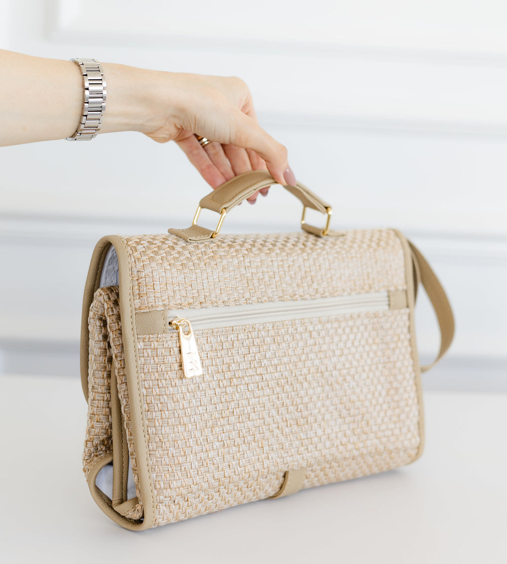 Cambiador portátil trenzado de paja