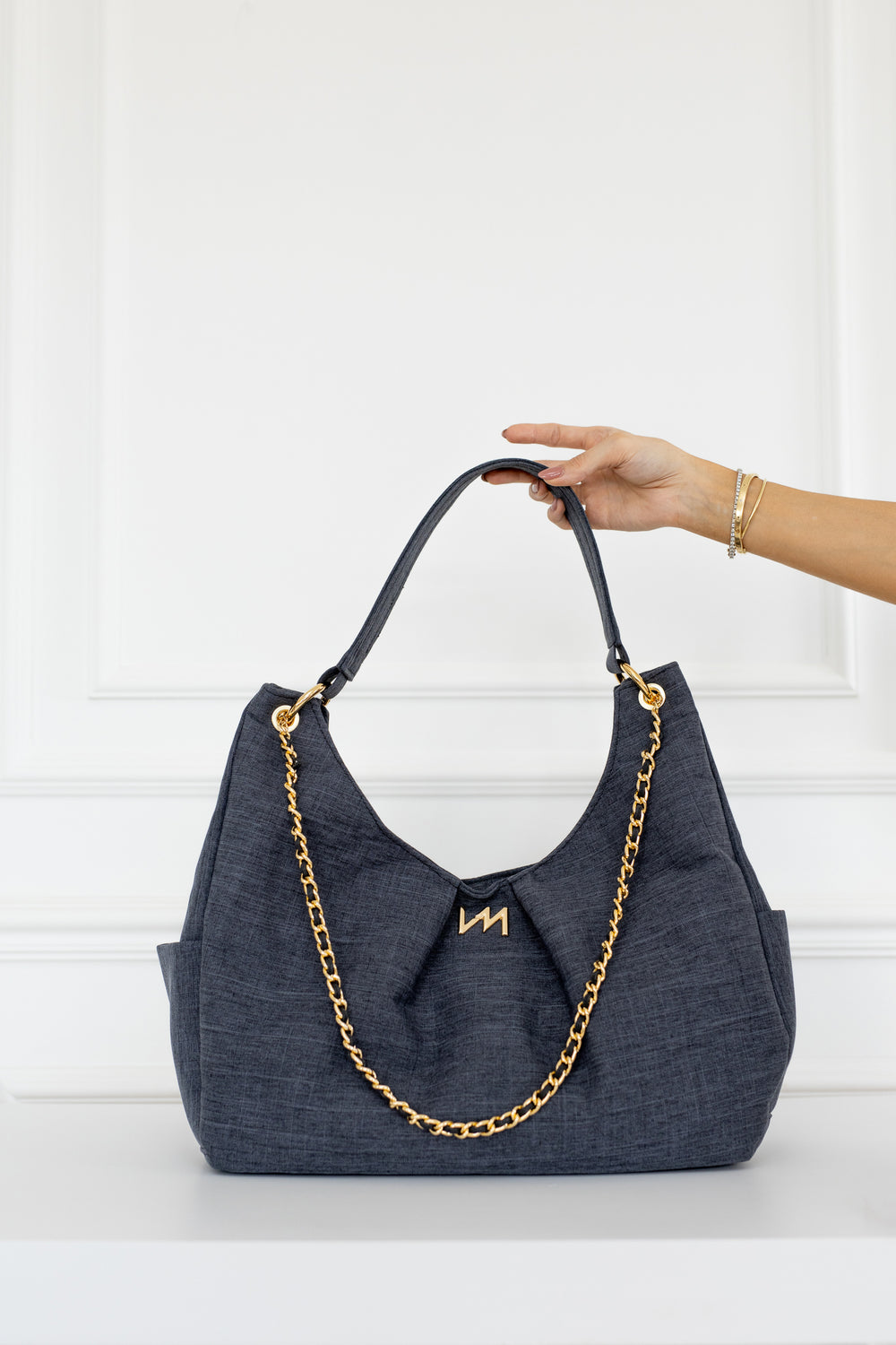 Kit Bolsos Maternidad Nosotros Negro - Maleta con ruedas, Bolso Madeleine, Mochila 2 en 1, Portadocumentos y Cambiador Portátil.