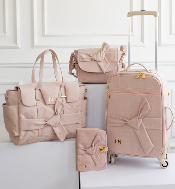 Kit Bolsas Maternidade Nós Rosé - Mala de rodinhas, Cleo, Louise Mini e Kit Porta Documentos
