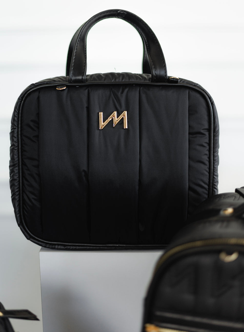 Kit de Bolsas de Maternidad Urban negro - Maleta con ruedas, mochila Mummy, nevera térmica y kit de neceseres.