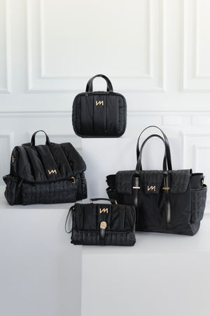 Kit Bolsas Maternidade Urban Chic preto - Mochila Mummy, Bolsa Cleo, Frasqueira térmica e trocador portátil.