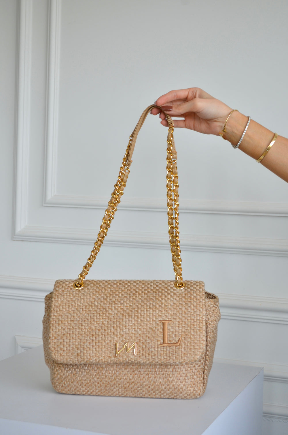 Kate Mini Tressé Paja bordado inicial L OUTLET