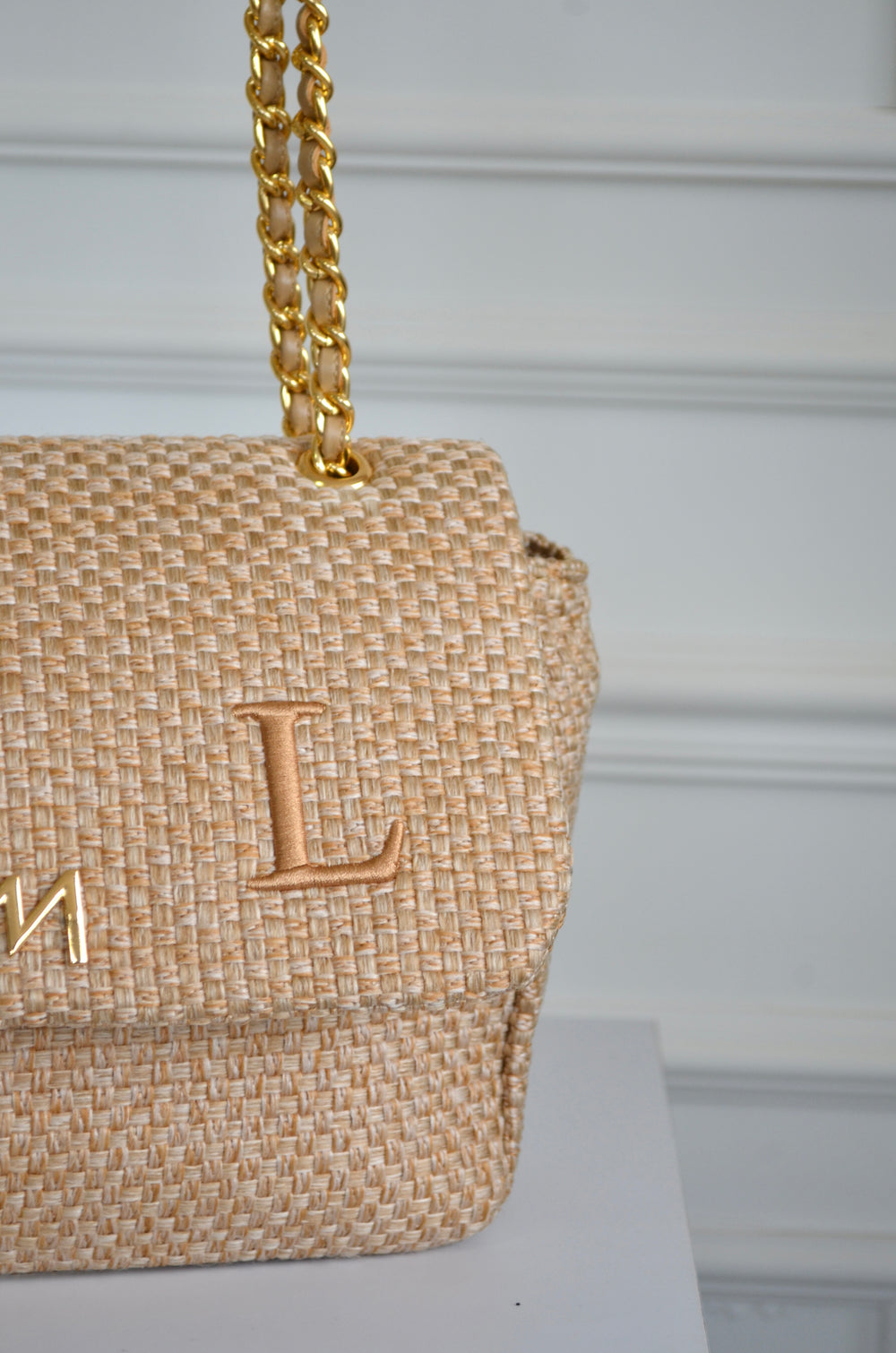 Kate Mini Tressé Paja bordado inicial L OUTLET